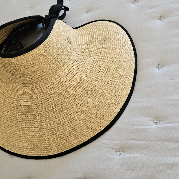 Helen Kaminski Mita packable Raffia Visor with black trim, elastic back - Picture 7 of 16